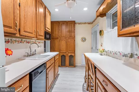Kitchen - 102 7th Ave, Baltimore, MD 21225 photo 1 of 6