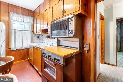 Kitchen - 102 7th Ave, Baltimore, MD 21225 photo 6 of 6