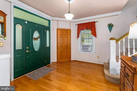 Entry Way - 102 7th Ave, Baltimore, MD 21225 photo 4 of 6