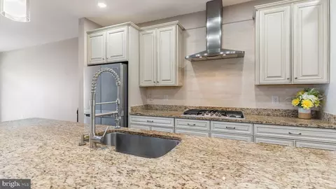 Entry Way - 7724 Duncannon Ln, Hanover, MD 21076 photo 10 of 12