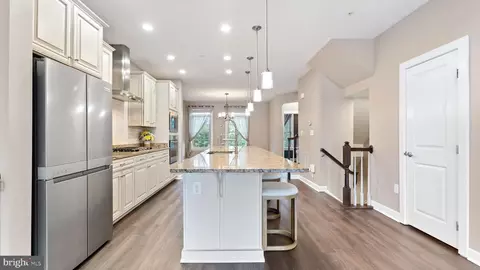 Entry Way - 7724 Duncannon Ln, Hanover, MD 21076 photo 5 of 12