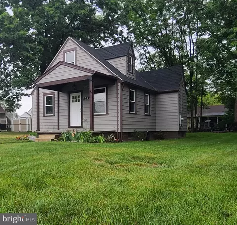 31 1st Ave, Glen Burnie, MD 21060