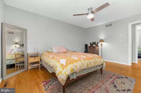 Bedroom - 198 W Paddock Cir, Arnold, MD 21012 photo 2 of 8