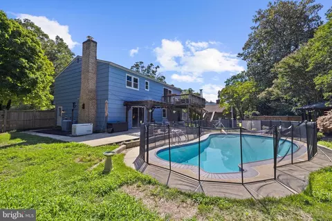 Exterior - 198 W Paddock Cir, Arnold, MD 21012 photo 13 of 21