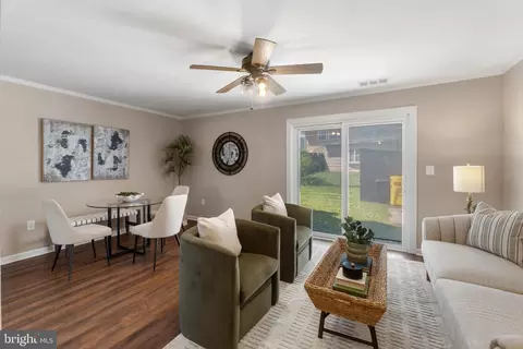 Living - 8582 Beacon Point Rd, Pasadena, MD 21122 photo 1 of 2