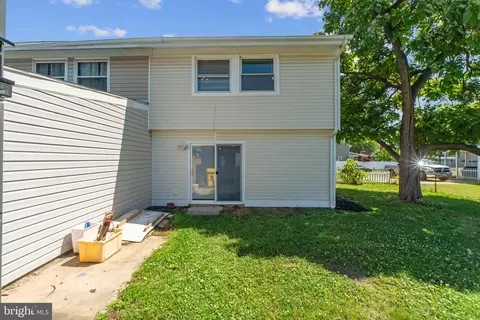 Exterior - 8582 Beacon Point Rd, Pasadena, MD 21122 photo 6 of 6