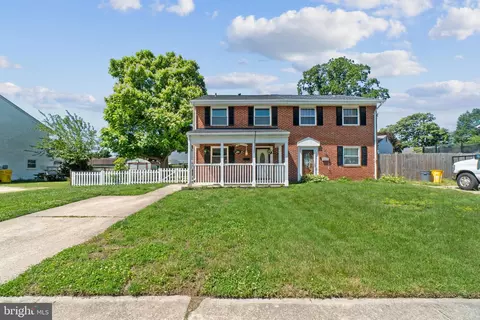 Exterior - 8582 Beacon Point Rd, Pasadena, MD 21122 photo 5 of 6
