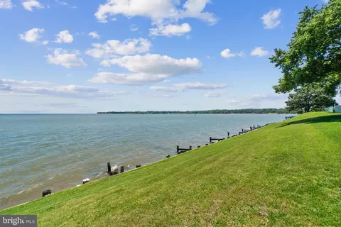View/Area - 8582 Beacon Point Rd, Pasadena, MD 21122 photo 4 of 4
