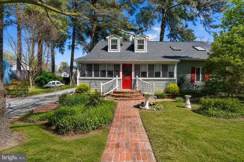 7007 Dover Ave, North Beach, MD 20714
