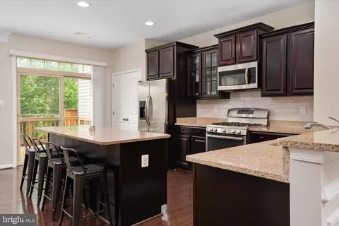 816 Nancy Lynn Ln, Arnold, MD 21012