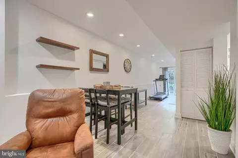 Entry Way - 926 Central St, Annapolis, MD 21401 photo 8 of 10