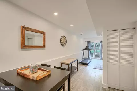 Entry Way - 926 Central St, Annapolis, MD 21401 photo 9 of 10