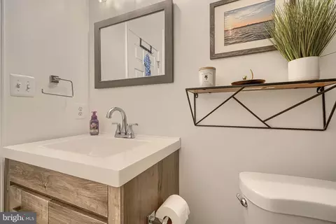 Bath - 926 Central St, Annapolis, MD 21401 photo 10 of 10