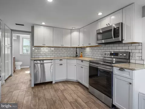 Kitchen - 519 Highland Dr, Edgewater, MD 21037 photo 2 of 2