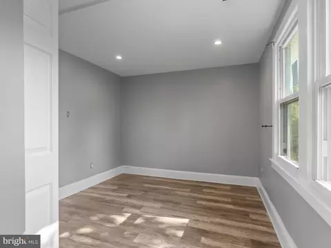 Entry Way - 519 Highland Dr, Edgewater, MD 21037 photo 5 of 8