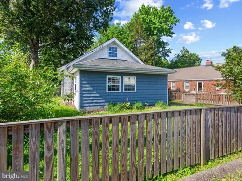 Exterior - 519 Highland Dr, Edgewater, MD 21037 photo 4 of 9