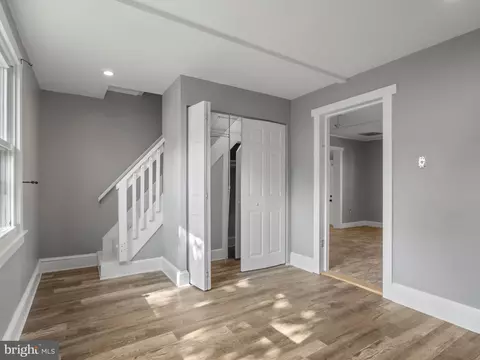 Entry Way - 519 Highland Dr, Edgewater, MD 21037 photo 4 of 8