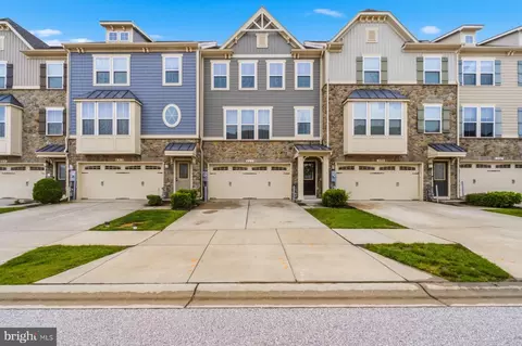 600 Fox River Hills Way, Glen Burnie, MD 21060