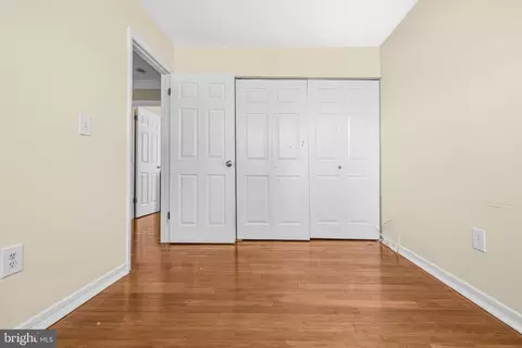 Bedroom - 236 Inlet Dr, Pasadena, MD 21122 photo 4 of 6