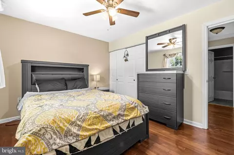Bedroom - 236 Inlet Dr, Pasadena, MD 21122 photo 2 of 6