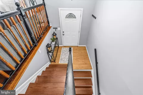 Entry Way - 236 Inlet Dr, Pasadena, MD 21122 photo 3 of 3
