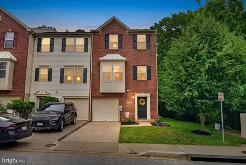 7286 Stallings Dr, Glen Burnie, MD 21060