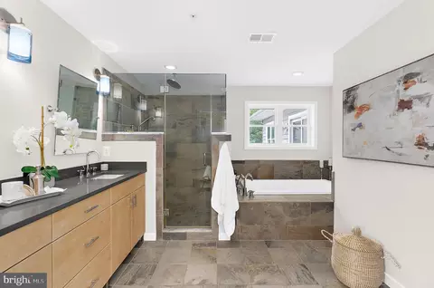 Bath - 1203 Shore Dr, Edgewater, MD 21037 photo 2 of 2