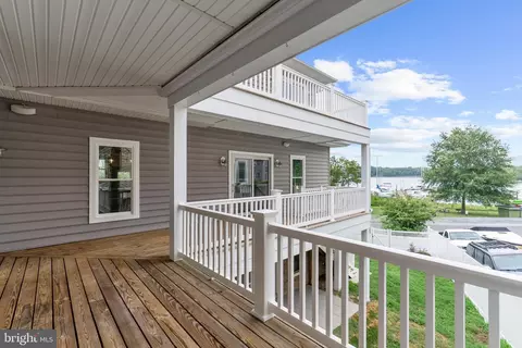Exterior - 1203 Shore Dr, Edgewater, MD 21037 photo 2 of 4