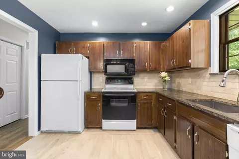 Kitchen - 8250 Railroad Ave, Pasadena, MD 21122 photo 1 of 3