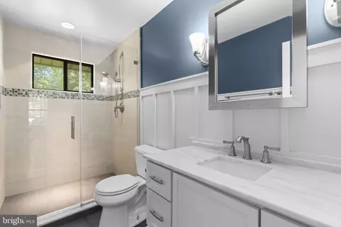 Bath - 8250 Railroad Ave, Pasadena, MD 21122 photo 1 of 3