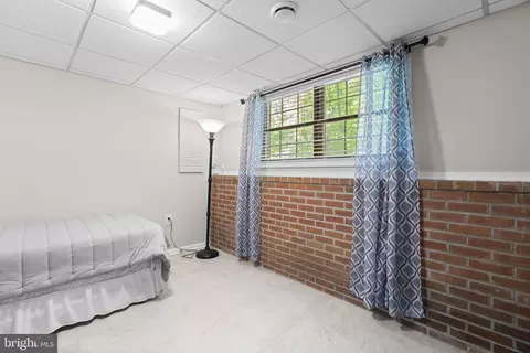 Bedroom - 8250 Railroad Ave, Pasadena, MD 21122 photo 5 of 6
