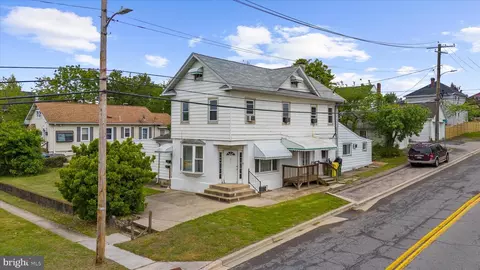 17 2nd Ave, Baltimore, MD 21225