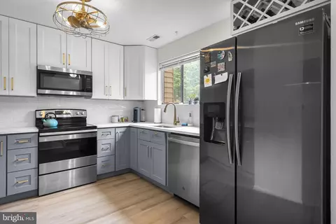 Kitchen - 1356 Hazel Nut Ct, Annapolis, MD 21409 photo 2 of 3