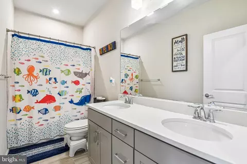 Bath - 303 Benthic Ln, Laurel, MD 20724 photo 3 of 3