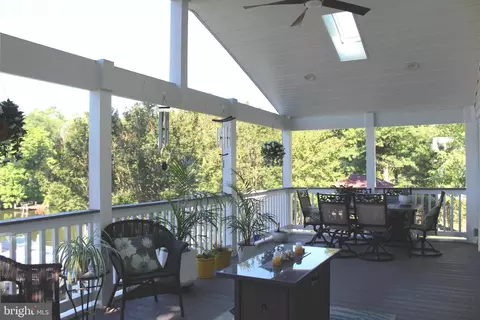Exterior - 40 Johnson Rd, Pasadena, MD 21122 photo 4 of 9