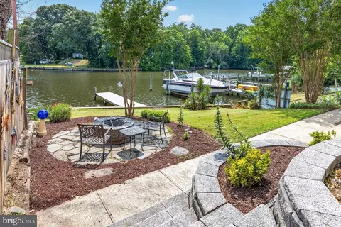 40 Johnson Rd, Pasadena, MD 21122