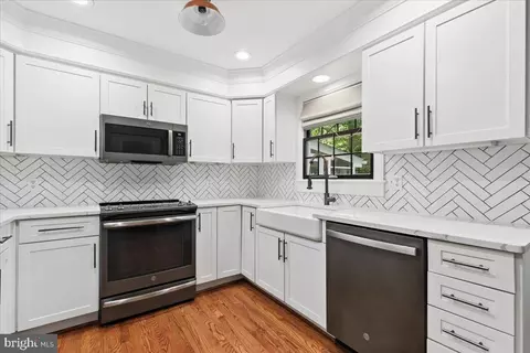 Kitchen - 2648 Ogleton Rd, Annapolis, MD 21403 photo 2 of 3
