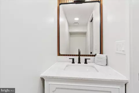 Bath - 2648 Ogleton Rd, Annapolis, MD 21403 photo 4 of 4