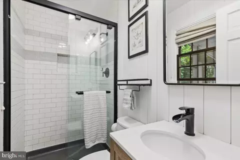 Bath - 2648 Ogleton Rd, Annapolis, MD 21403 photo 1 of 4
