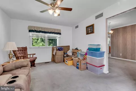 Living - 1410 Mariner Dr, Arnold, MD 21012 photo 3 of 3