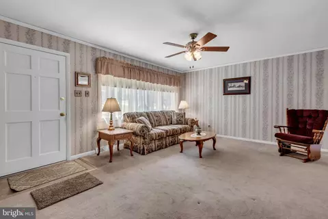 Living - 1410 Mariner Dr, Arnold, MD 21012 photo 2 of 3