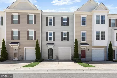 215 Gunther Pl, Glen Burnie, MD 21060