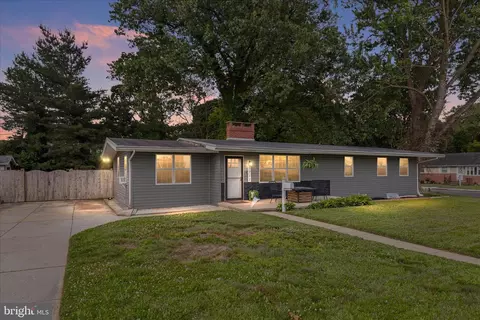 5717 Gischel St, Baltimore, MD 21225