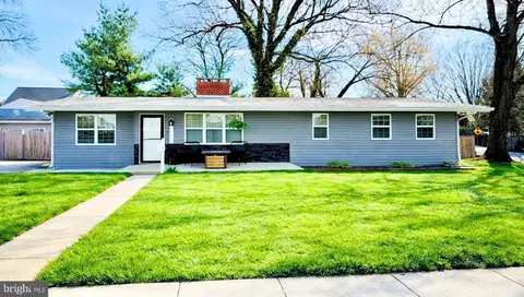 5717 Gischel St, Baltimore, MD 21225