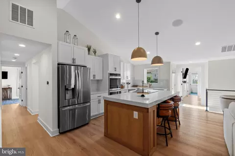 Kitchen - 428 Royal Beach Rd, Pasadena, MD 21122 photo 1 of 5