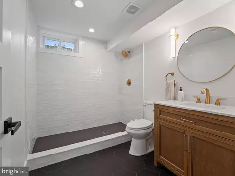 Bath - 428 Royal Beach Rd, Pasadena, MD 21122 photo 5 of 5