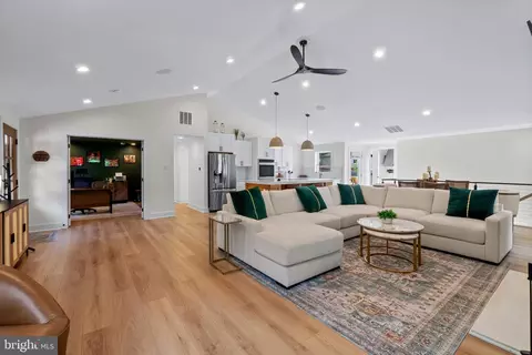 Other - 428 Royal Beach Rd, Pasadena, MD 21122 photo 1 of 11