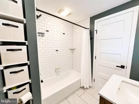 Bath - 428 Royal Beach Rd, Pasadena, MD 21122 photo 4 of 5