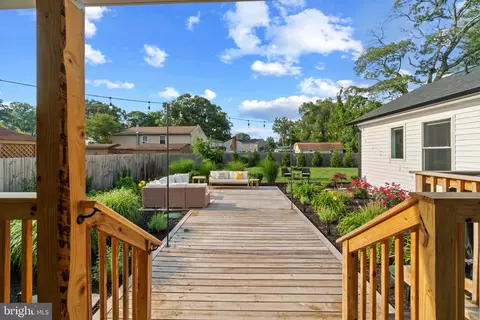 Exterior - 428 Royal Beach Rd, Pasadena, MD 21122 photo 8 of 17