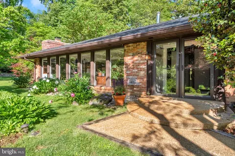 1870 Poplar Rd, Annapolis, MD 21401